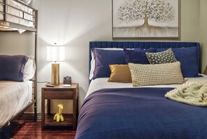 1 chambre, fer et planche à repasser, accès au Wi-Fi (inclus)