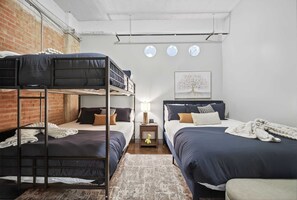 1 chambre, fer et planche à repasser, accès au Wi-Fi (inclus)