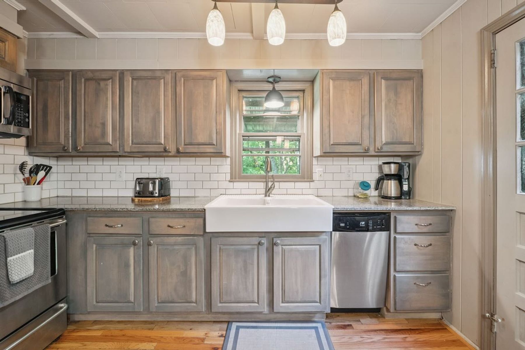 微波炉、烤箱、炉灶、洗碗机