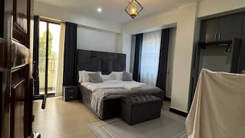 1 bedroom, iron/ironing board, internet, bed sheets