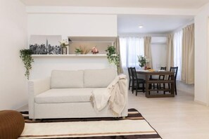 Room - FL Residence Shinjuku Gyoen V (Tokyo)