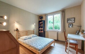 3 bedrooms, iron/ironing board, free WiFi - 3 bedroom nice apartment in Confolens (Confolens)