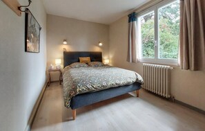 3 bedrooms, iron/ironing board, free WiFi