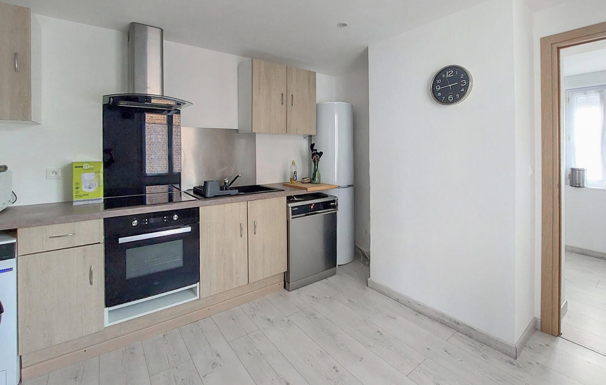 Réfrigérateur, four, plaque de cuisson, lave-vaisselle