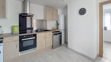 Réfrigérateur, four, plaque de cuisson, lave-vaisselle