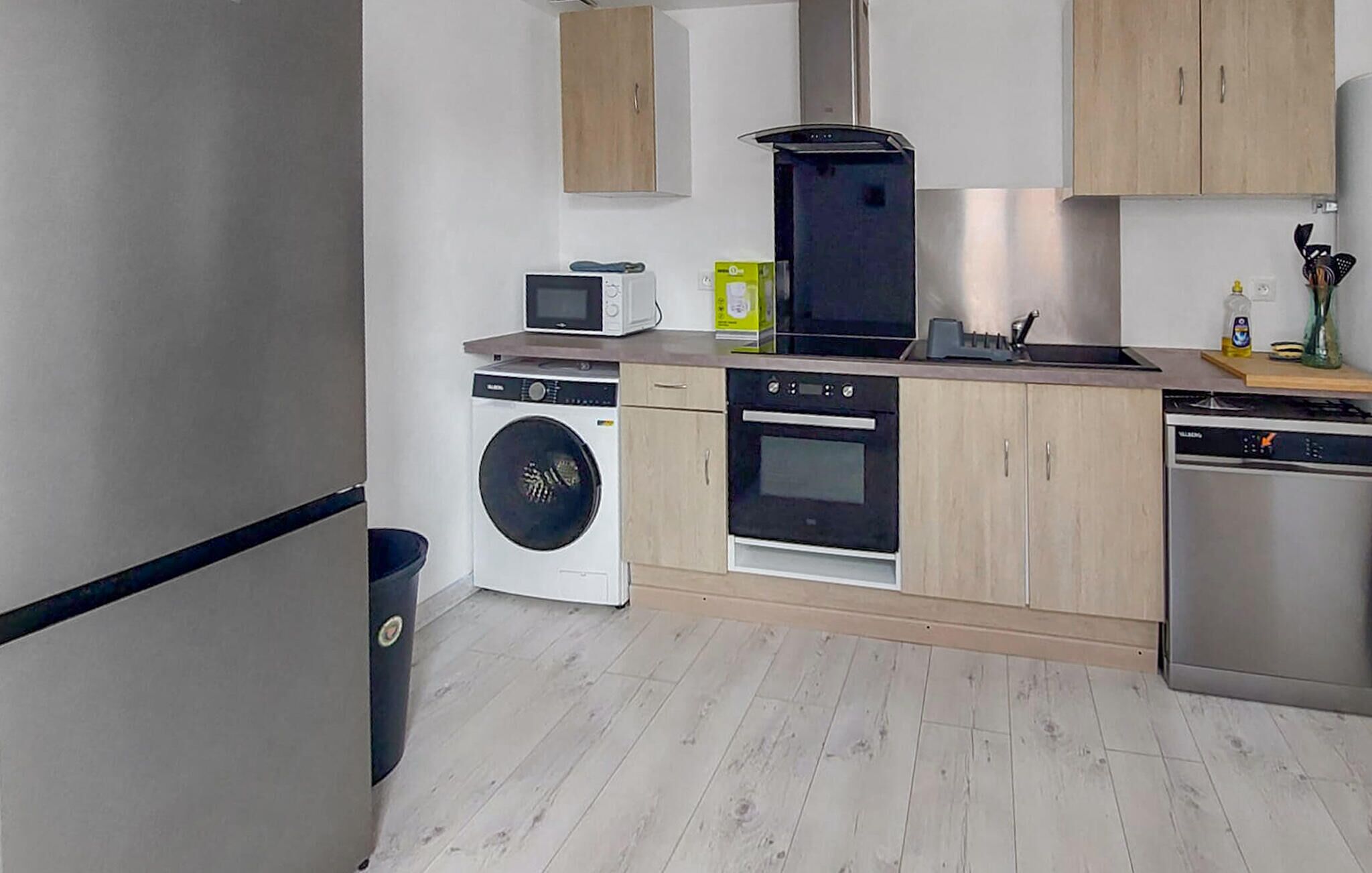 Réfrigérateur, four, plaque de cuisson, lave-vaisselle