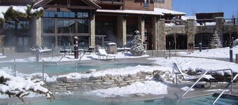CHRISTMAS SKI IN/OUT Breckenridge, GRAND TIMBER LODGE 12/19/25-12/26/25
