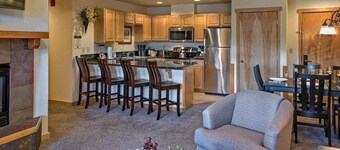 CHRISTMAS SKI IN/OUT Breckenridge, GRAND TIMBER LODGE 12/19/25-12/26/25