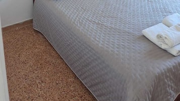 1 chambre, fer et planche Ă repasser, accĂšs Internet, draps fournis