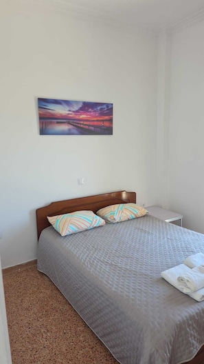 1 bedroom, iron/ironing board, Internet, bed sheets