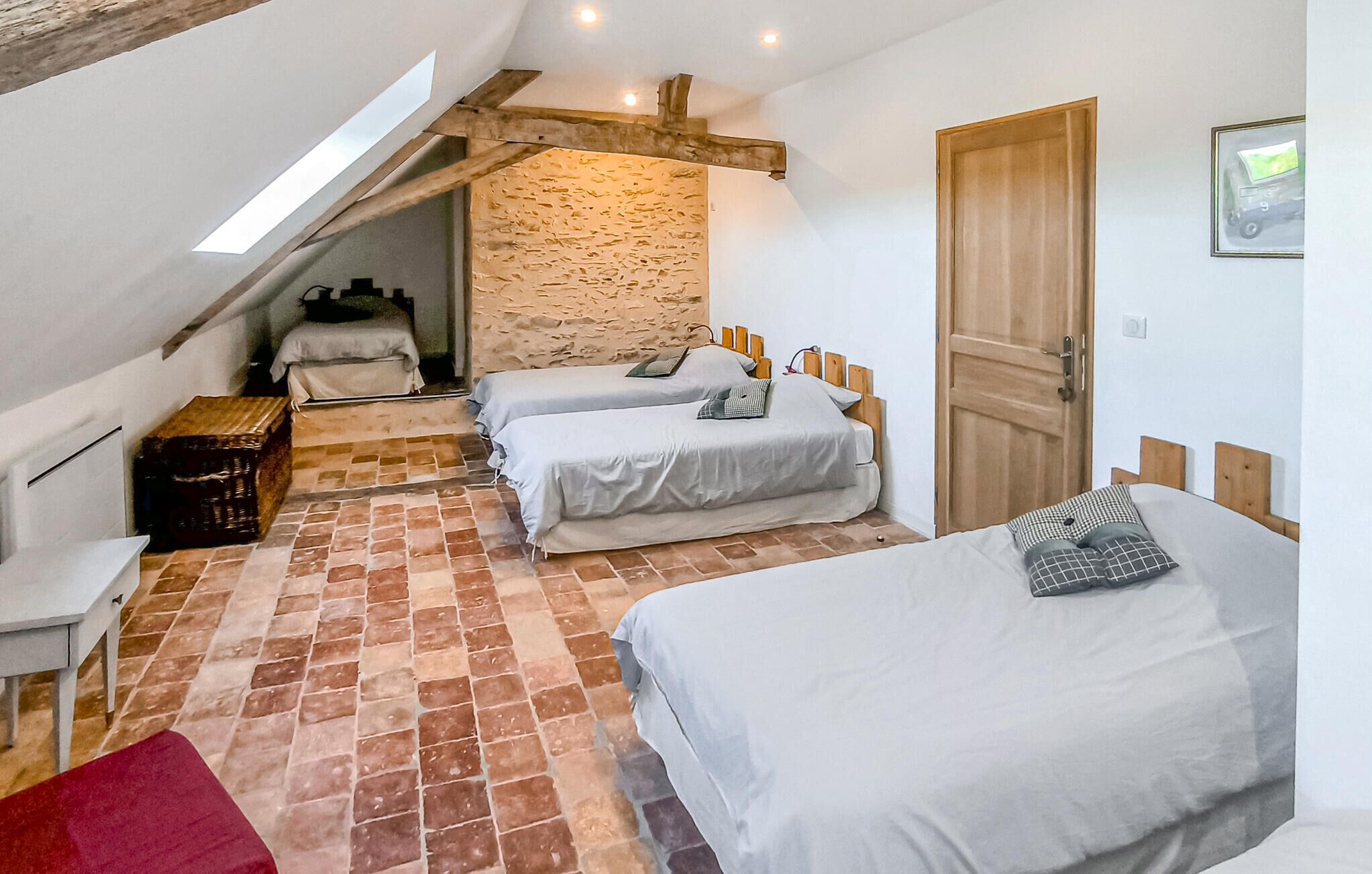 4 bedrooms, travel cot, free WiFi