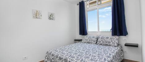 アイロン / アイロン台、WiFi、ベッドシーツ