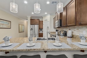 House, Multiple Beds, Pool Access, Mountain View (119TH Sun City) | Private kitchen