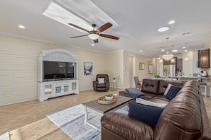 Hus, flere senger, adgang til basseng, fjellutsikt (119TH Sun City) | Oppholdsområde