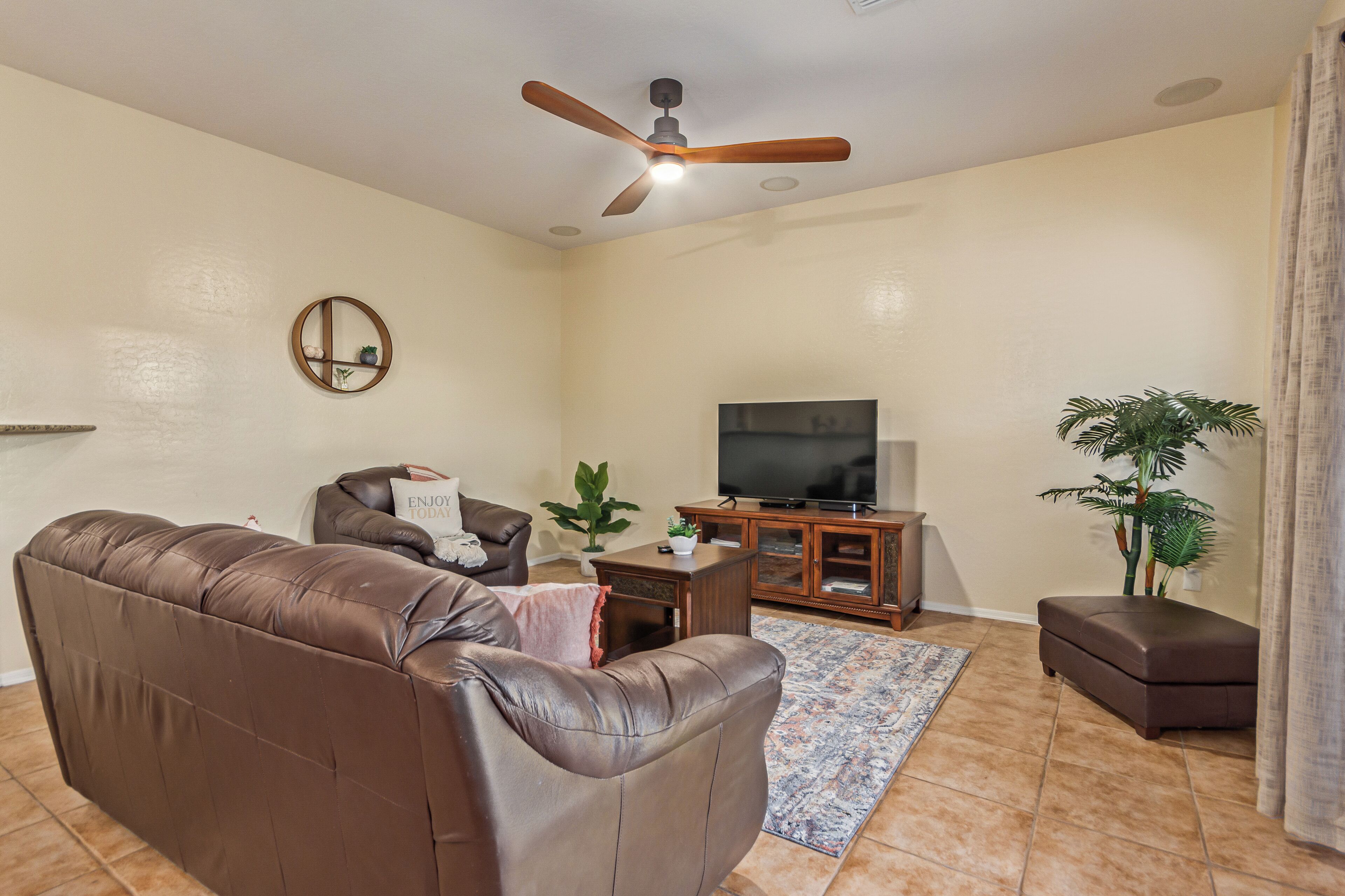 獨棟房屋, 多張床, 可使用泳池, 城市景觀 (Blackfoot Two San Tan Valley) | 起居區