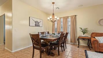 House, Multiple Beds, Pool Access, City View (Blackfoot Two San Tan Valley) | Dining