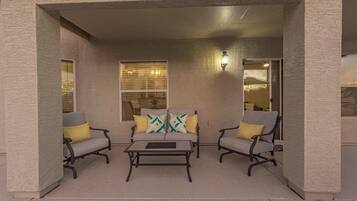 獨棟房屋, 多張床, 可使用泳池, 城市景觀 (Blackfoot Two San Tan Valley) | 露台/庭院