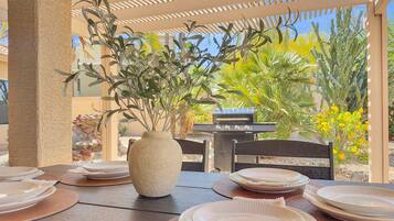 House, Multiple Beds, Pool Access, Garden View (Nacoma Sun Lakes) | Outdoor dining