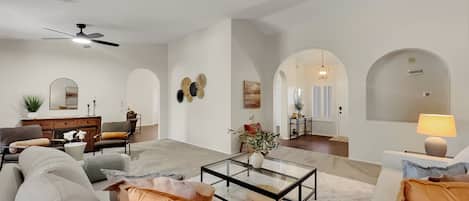 House, Multiple Beds, Pool Access, Garden View (Nacoma Sun Lakes) | Living area