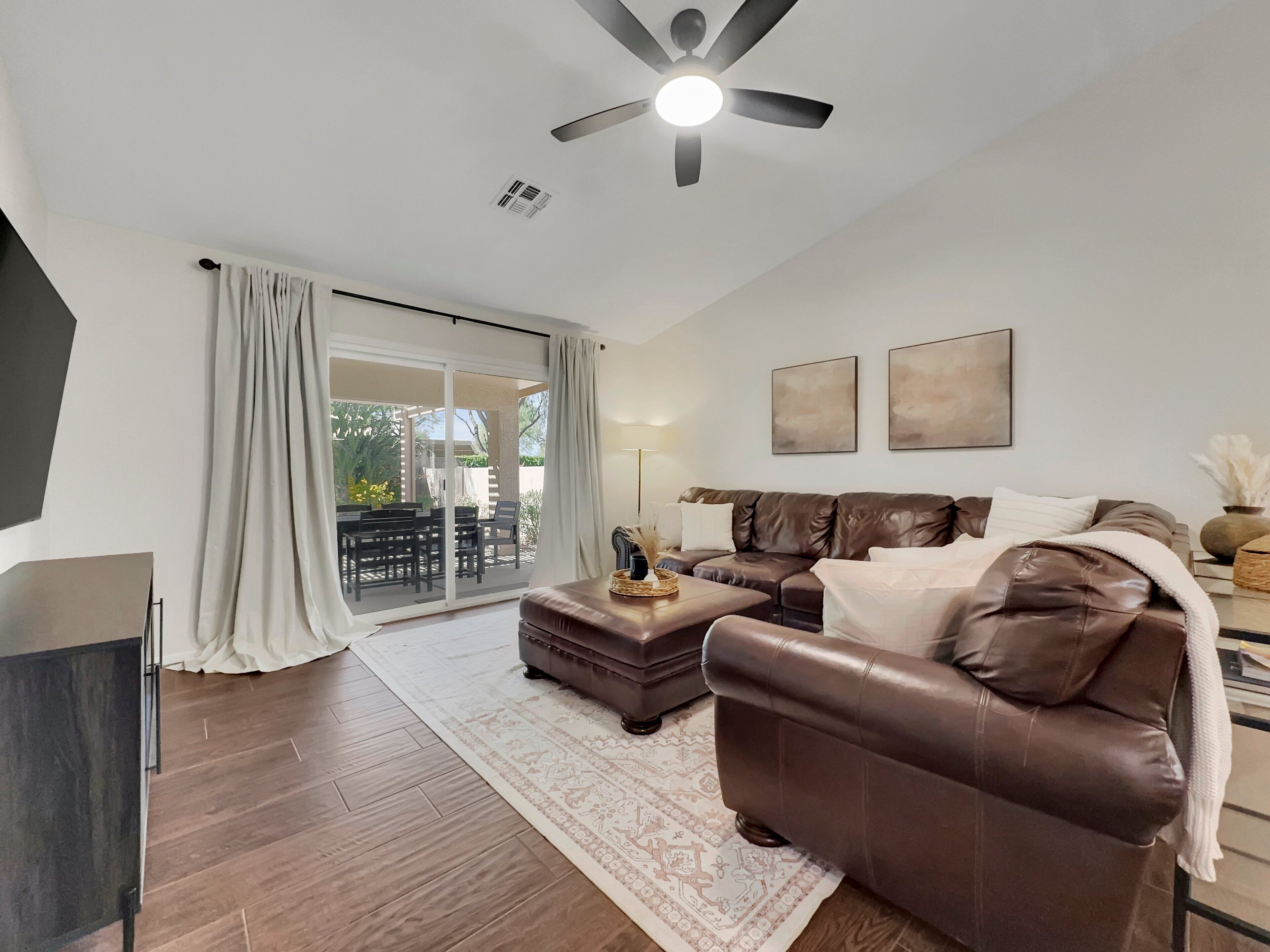 House, Multiple Beds, Pool Access, Garden View (Nacoma Sun Lakes) | Living area