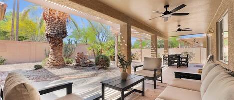 Ferienhaus, Mehrere Betten, Poolzugang, Gartenblick (Nacoma Sun Lakes) | Speisen im Freien