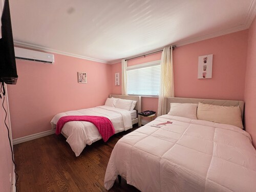 Peaceful Affordable Huge House Near Paintball + Beaches + Parks