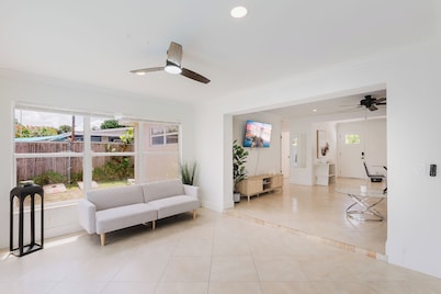 FLORIDA PARADISE / 5 MIN TO DOWNTOWN / 3BDR/6BEDS