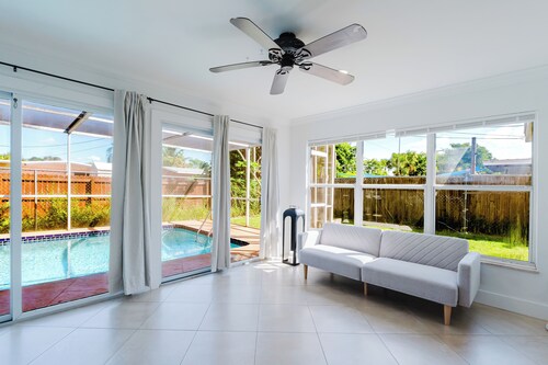 FLORIDA PARADISE / 5 MIN TO DOWNTOWN / 3BDR/6BEDS