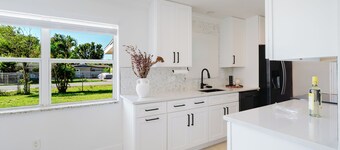 FLORIDA PARADISE / 5 MIN TO DOWNTOWN / 3BDR/6BEDS