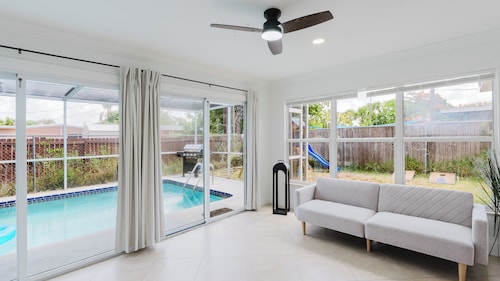 FLORIDA PARADISE / 5 MIN TO DOWNTOWN / 3BDR/6BEDS