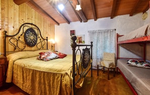 2 Schlafzimmer, Reisekinderbett, kostenloses WLAN