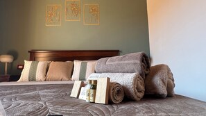 1 bedroom, iron/ironing board, WiFi, bed sheets - Thalea Apartment - Private Terrace and Comfort in the Historic Center of Palermo (Palermo)