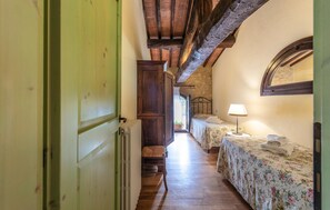 2 bedrooms, free WiFi