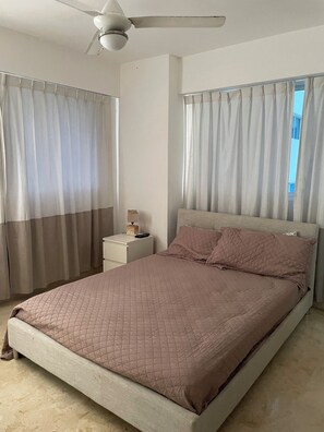 3 bedrooms, iron/ironing board, Internet, bed sheets