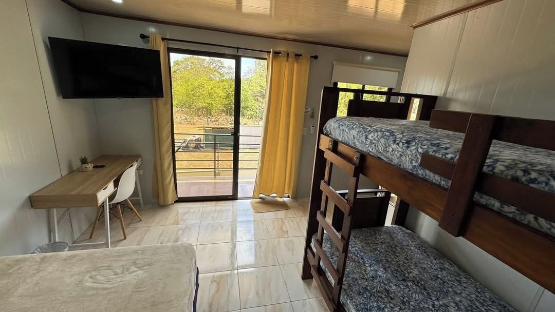 Bureau, Wi-Fi gratuit, draps fournis