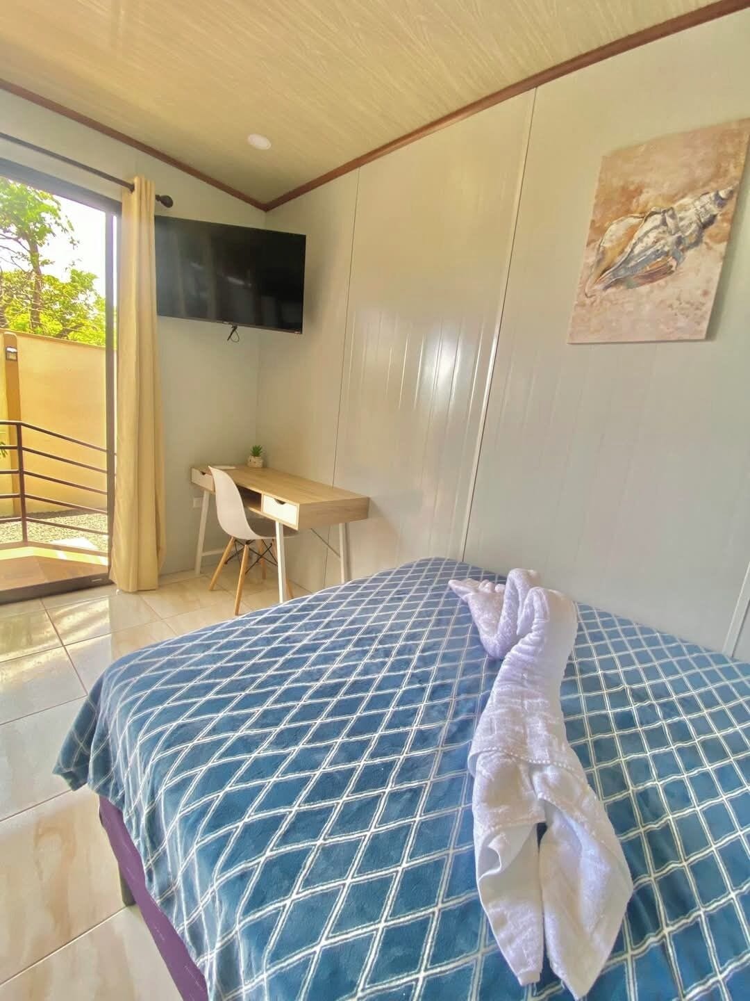 Bureau, Wi-Fi gratuit, draps fournis