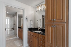 Shower, towels