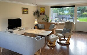 تلفزيون ذكي، كرة قدم �الطاولة، تنس طاولة