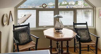 Nice apartment in Farsund with house sea view