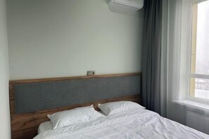 Cots/infant beds - Gul Dala apartments (Almaty)