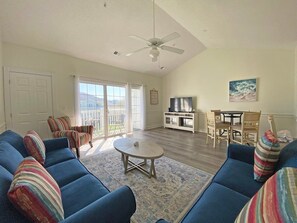 TV - Newly Furnished 1BR/1.5BA near Myrtlewood Golf (Myrtle Beach)