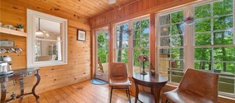 Grays on the River - Hot tub - Game room - Kayaking, Tubing & Fishing