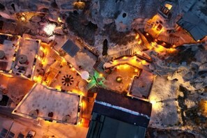 Exterior - Nar Cave House (Nar)