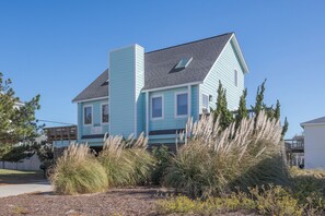 Exterior - 5213-Blue Turtle Cottage, Cozy 3BR, 2.5BA home in Kill Devil Hills with ocean views. (Kill Devil Hills)