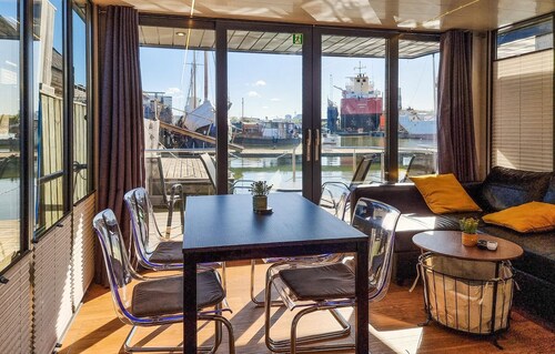 Stunning ship in Göteborg with sauna