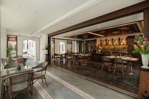 Restaurant - Akira Thaphae Hotel (Chiang Mai)