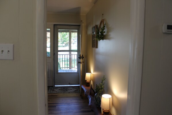 المنشأة من الداخل