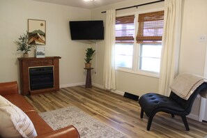 Een smart-tv en een open haard