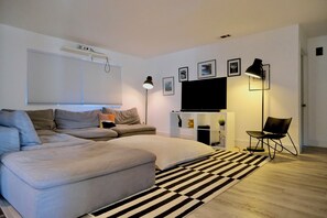 2 bedrooms, iron/ironing board, travel cot, WiFi