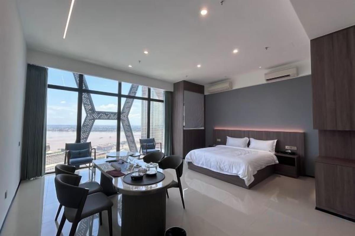 President River View Single Room